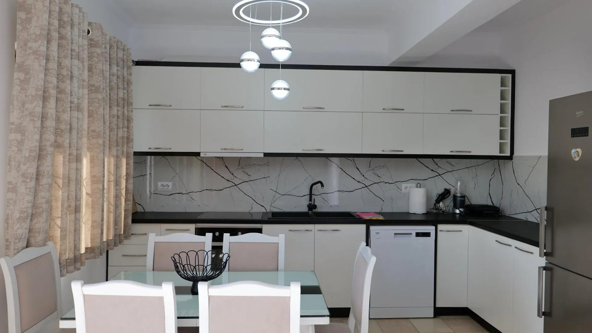 Loris Apartment Sarandë Albania